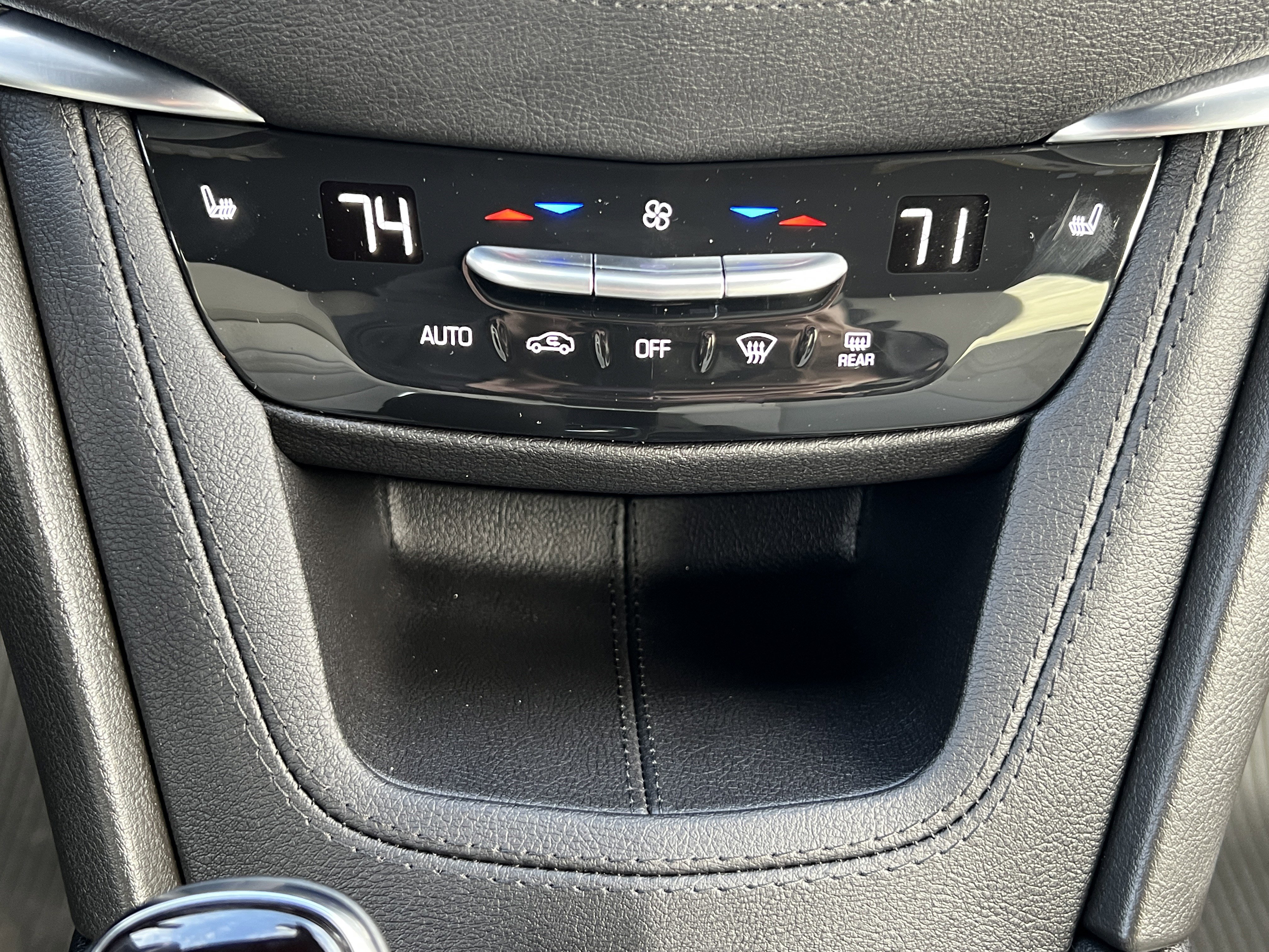 Used 2025 Cadillac XT5 Sportv image 32