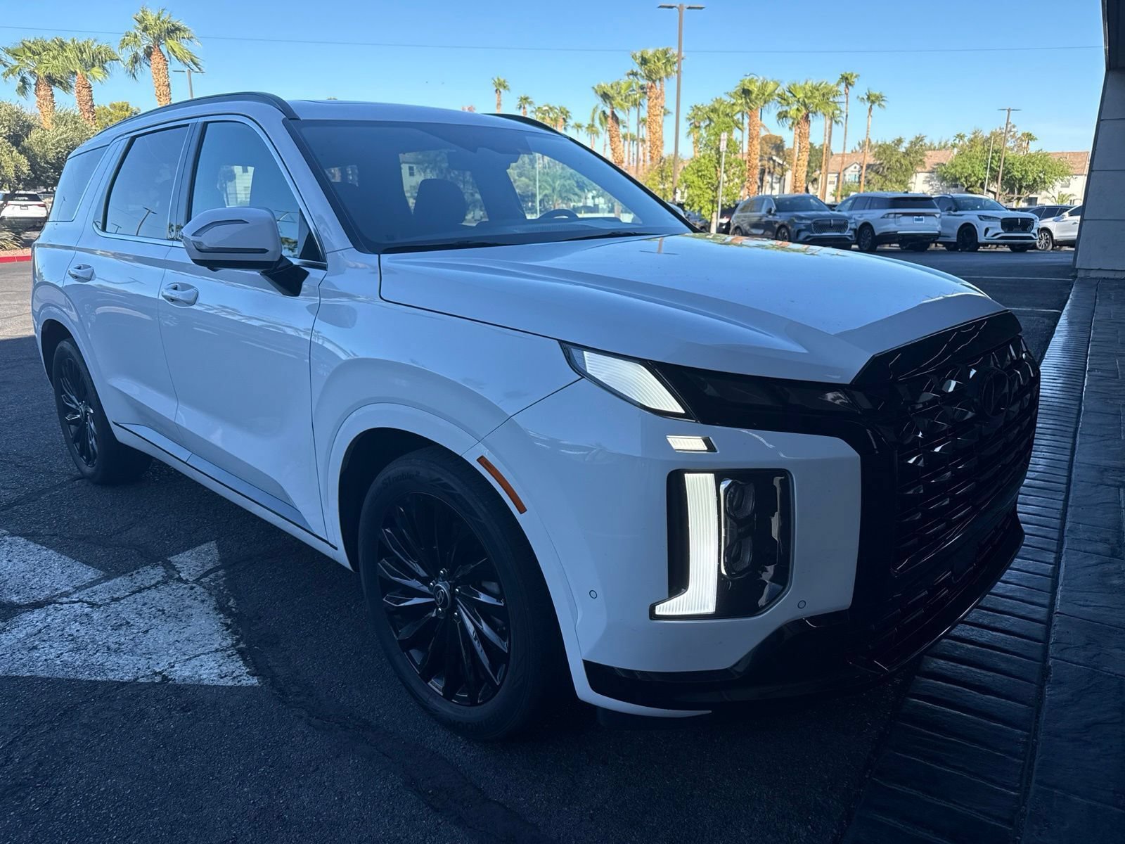 Used 2024 Hyundai Palisade Calligraphy AWD/4WD image 3