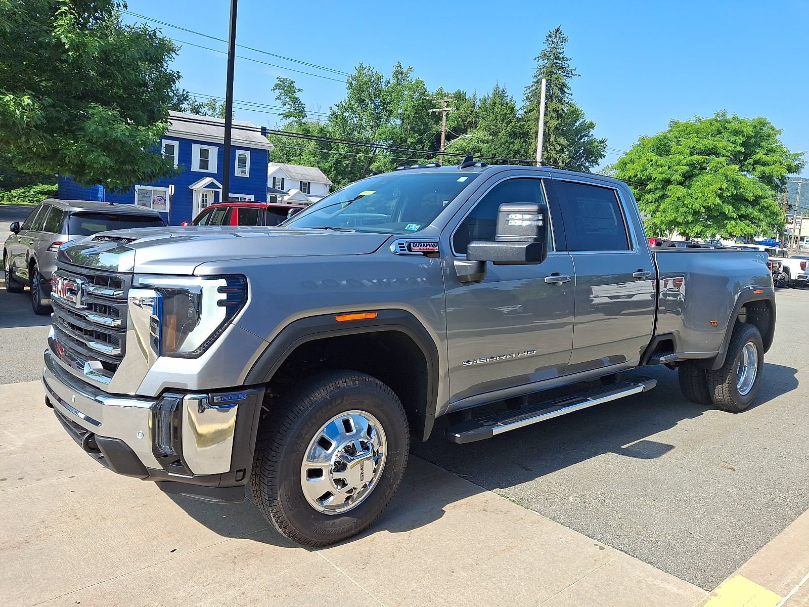 New 2026 GMC Sierra 3500 SLE w/ SLE Value Package AWD/4WD image 3