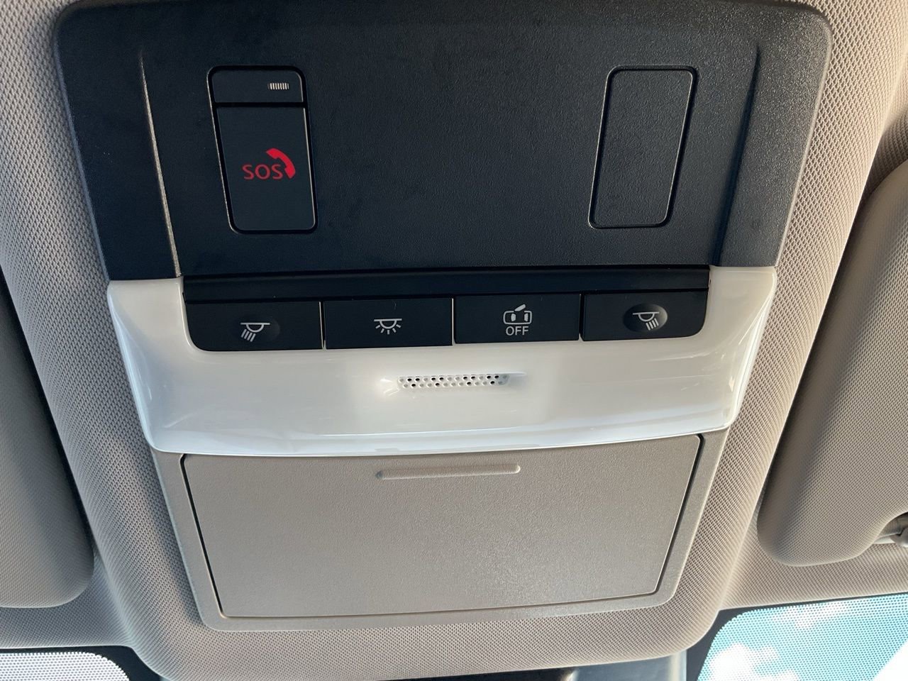 Used 2025 Nissan Rogue SV image 30