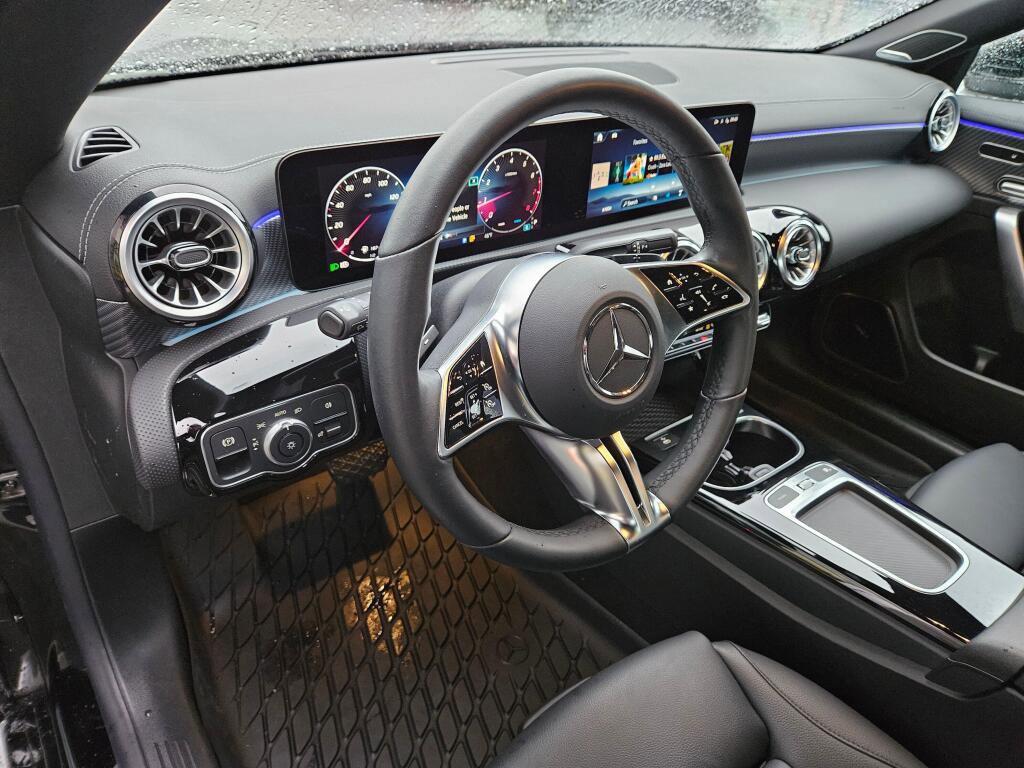 Used 2024 Mercedes-Benz CLA 250 4MATIC image 25