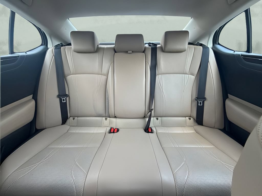 Used 2019 Lexus ES 300h w/ Accessory Package 2 FWD image 7