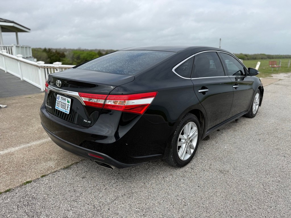 Used 2013 Toyota Avalon XLE FWD image 5