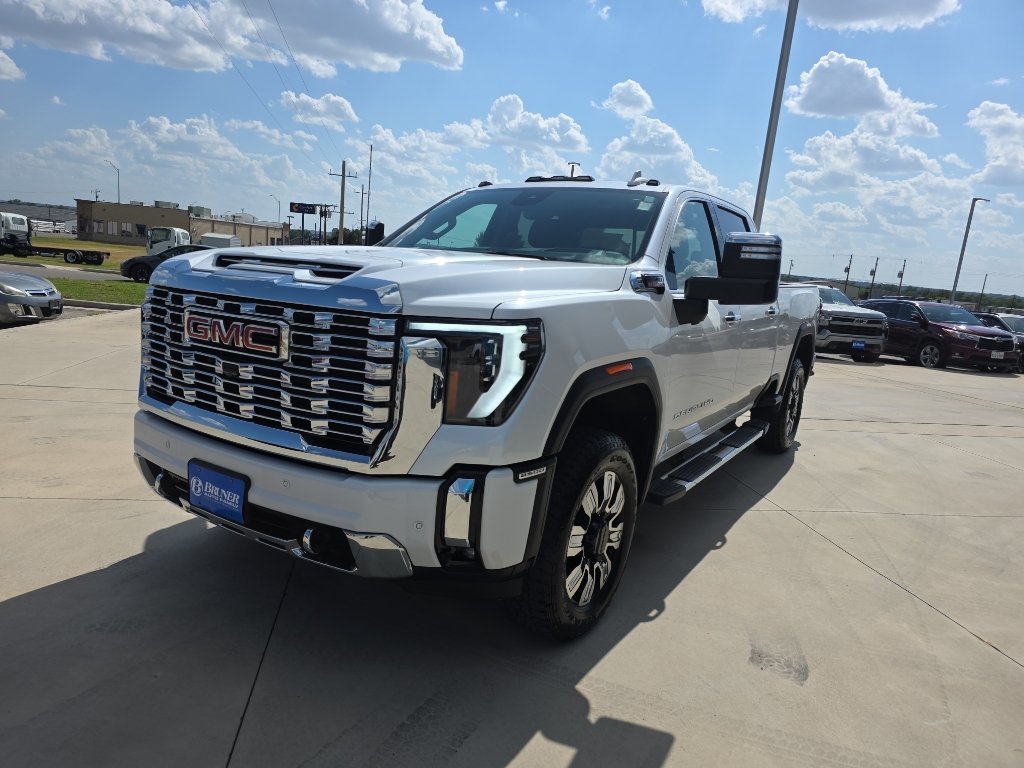 Certified 2025 GMC Sierra 2500 Denali w/ Technology Package AWD/4WD image 3