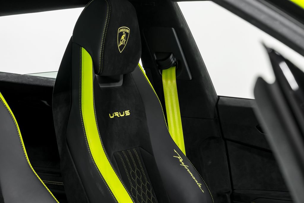 Used 2024 Lamborghini Urus Performante AWD/4WD image 39
