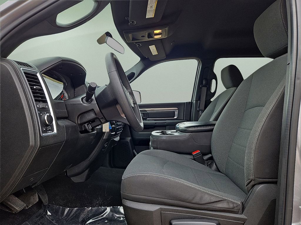 Used 2024 RAM 1500 Classic Warlock RWD image 21