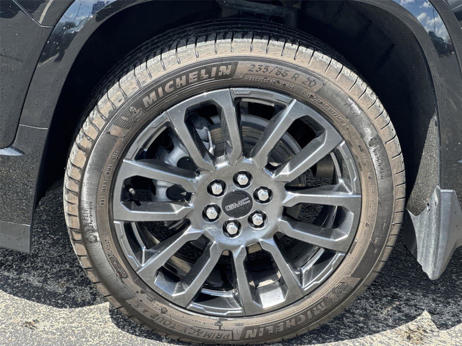 Used 2023 GMC Acadia Denali w/ Black Diamond Edition image 10