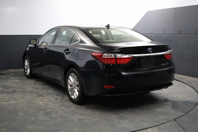 Used 2014 Lexus ES 300h w/ Luxury Package w/Bamboo Trim image 6