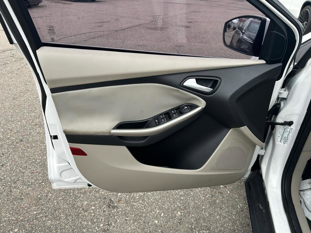 Used 2012 Ford Focus SEL image 14