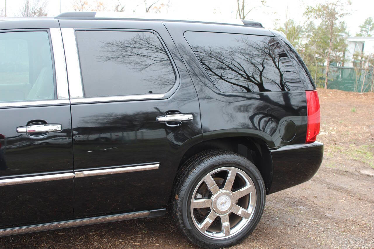 Used 2009 Cadillac Escalade AWD image 10