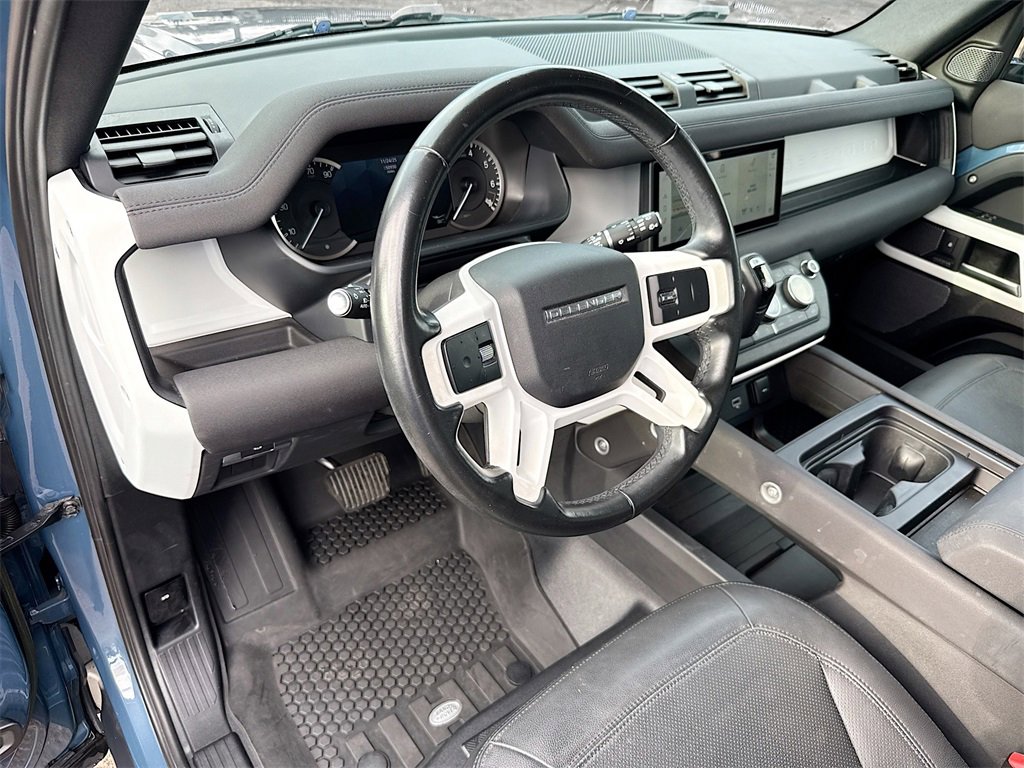 Used 2023 Land Rover Defender 90 SE image 10