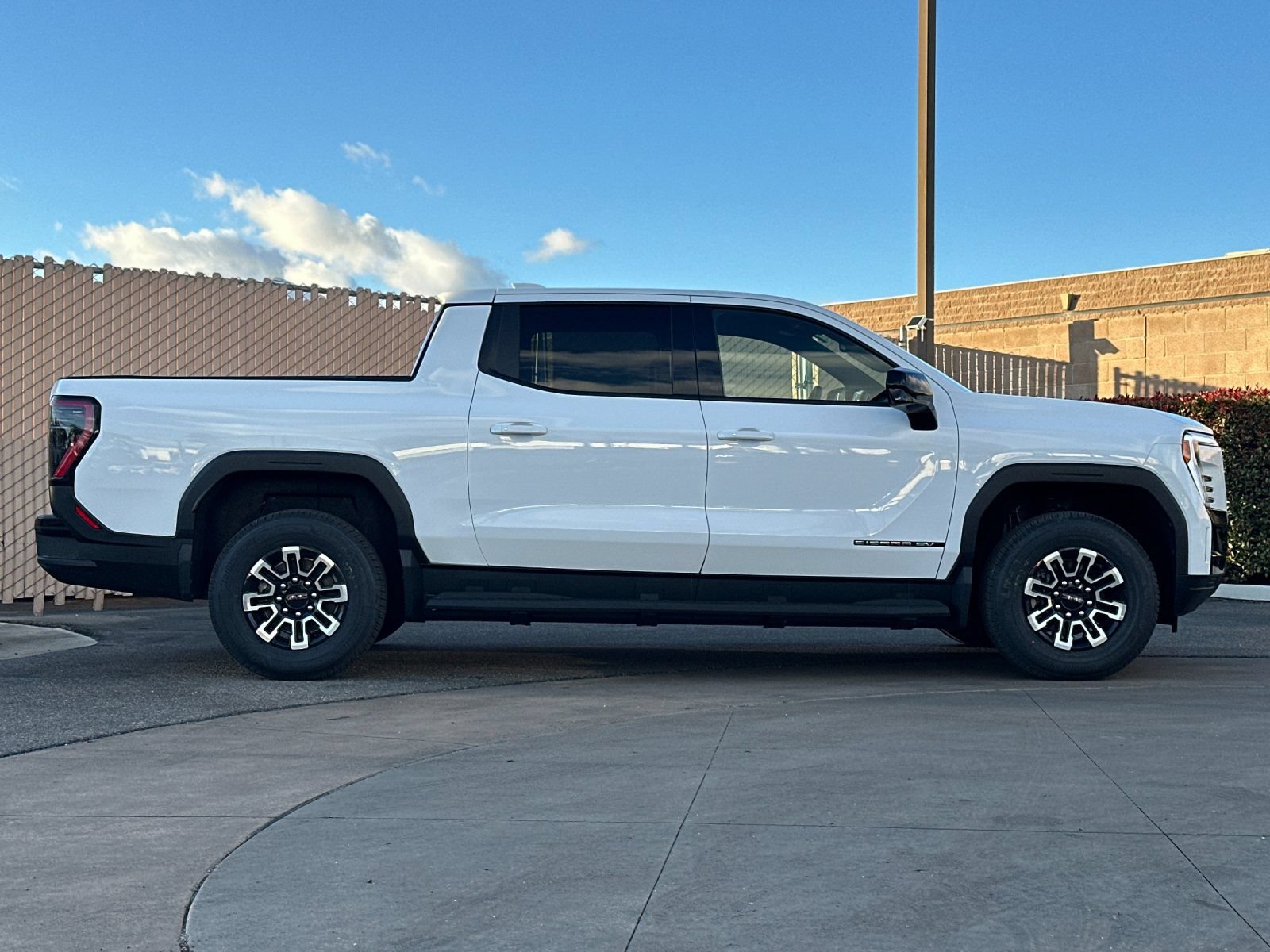 New 2026 GMC Sierra EV Elevation AWD/4WD video 3