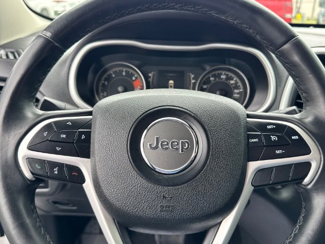 Used 2018 Jeep Cherokee Latitude Plus FWD image 21