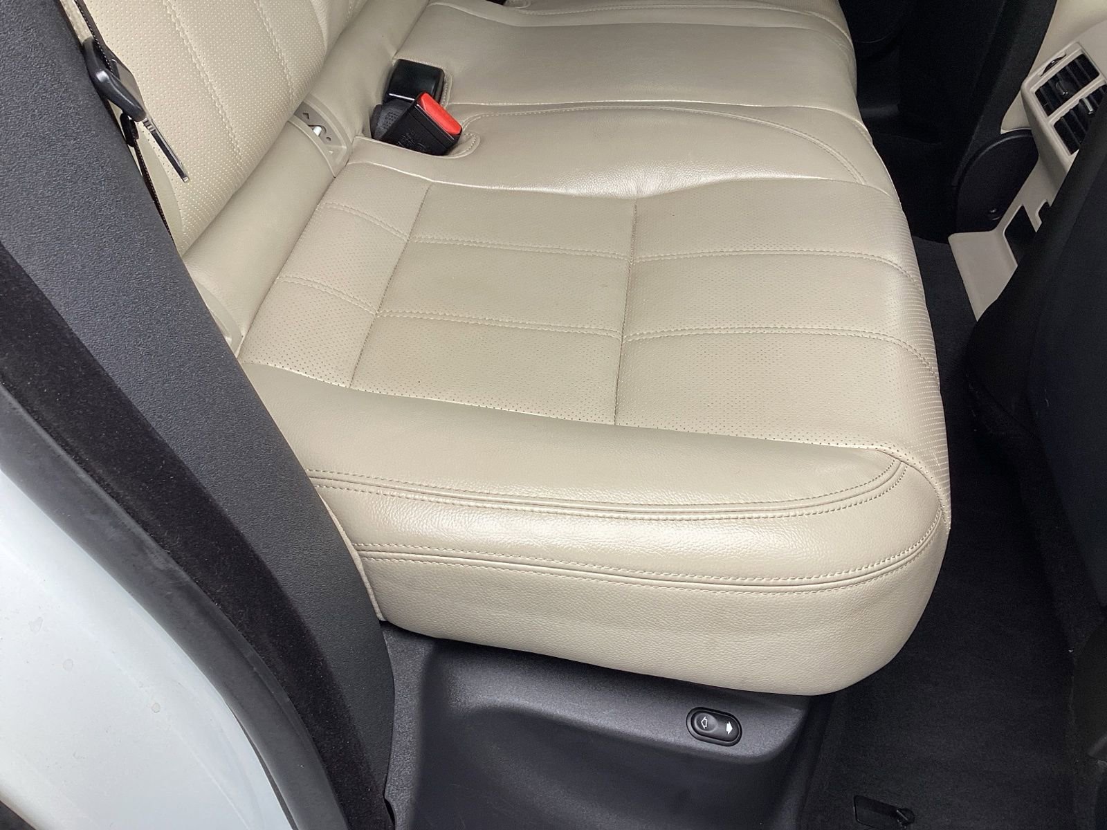 Used 2019 Land Rover Range Rover Velar S image 25