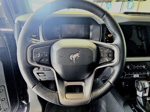 Used 2023 Ford Bronco Badlands image 19