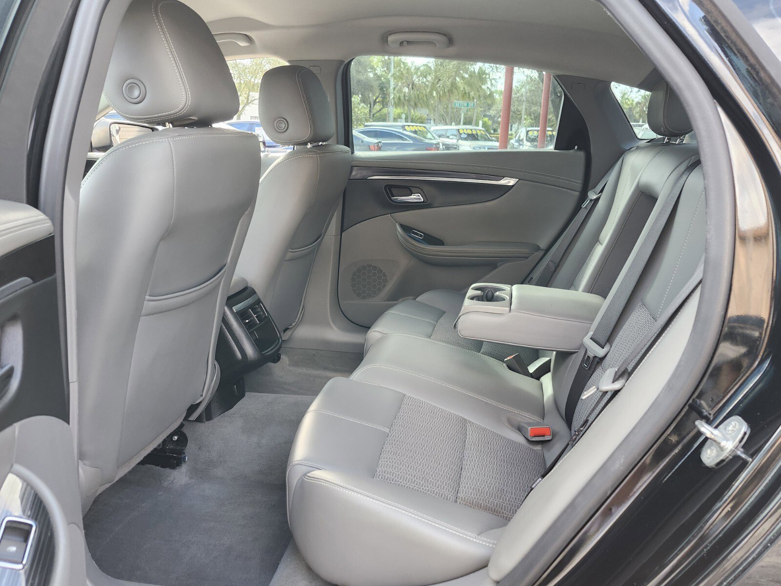 Used 2017 Chevrolet Impala LT image 4
