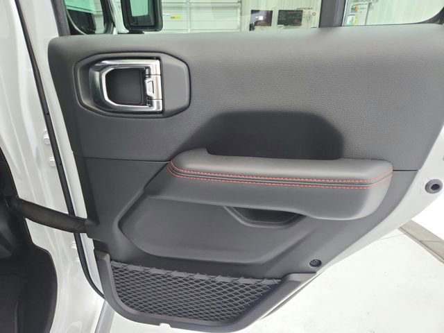 New 2026 Jeep Wrangler Unlimited Rubicon w/ Technology Group image 38