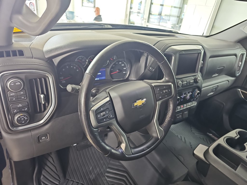 Used 2021 Chevrolet Silverado 1500 LT AWD/4WD image 19
