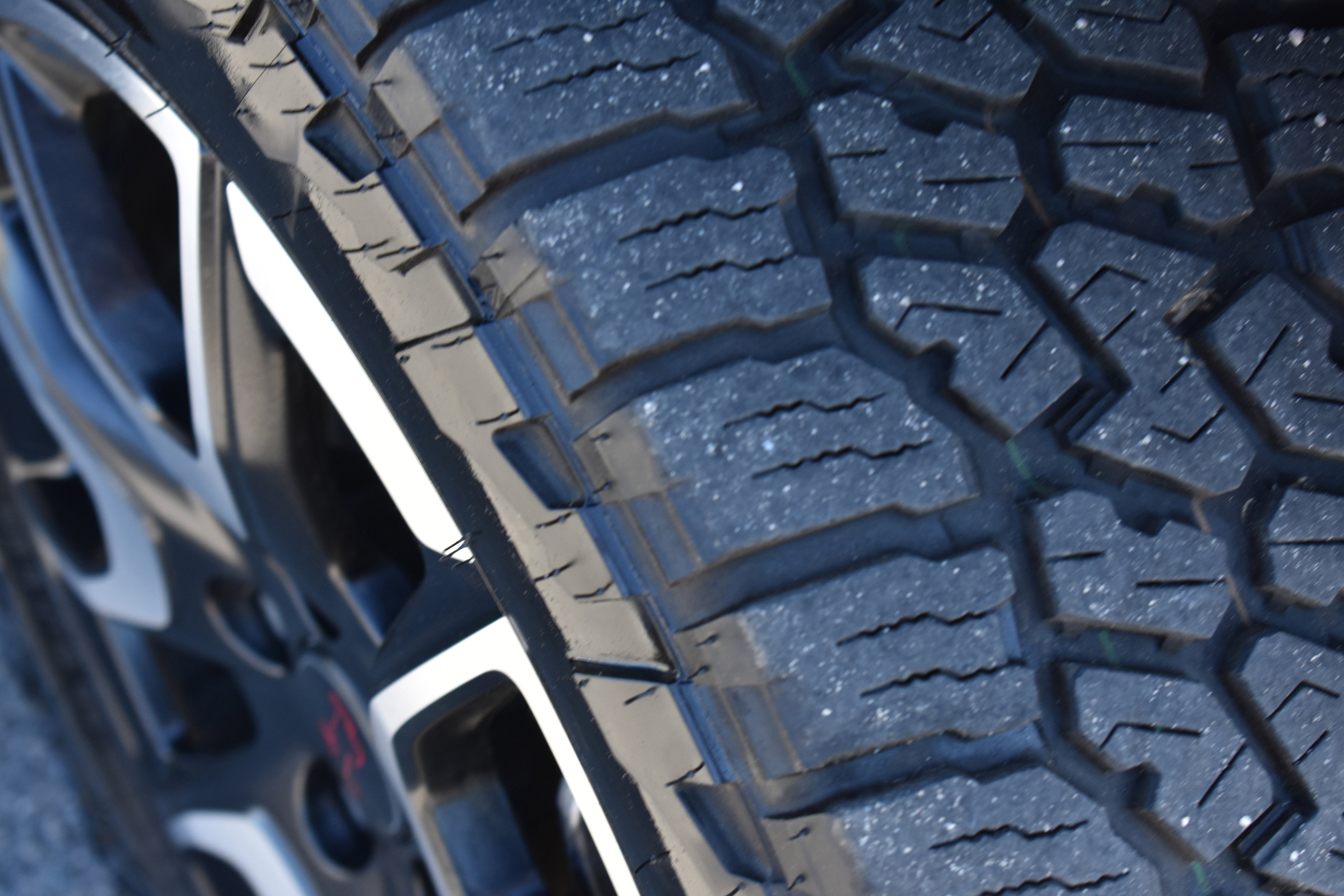 Used 2025 Jeep Compass Trailhawk w/ Trailhawk Elite Group image 11