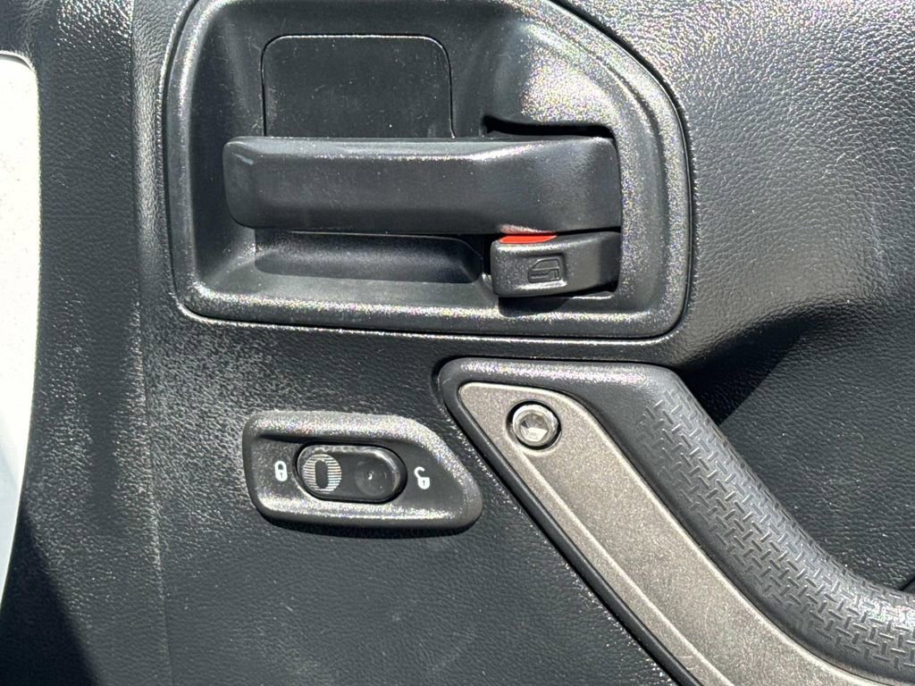 Used 2018 Jeep Wrangler Unlimited Sport S image 16