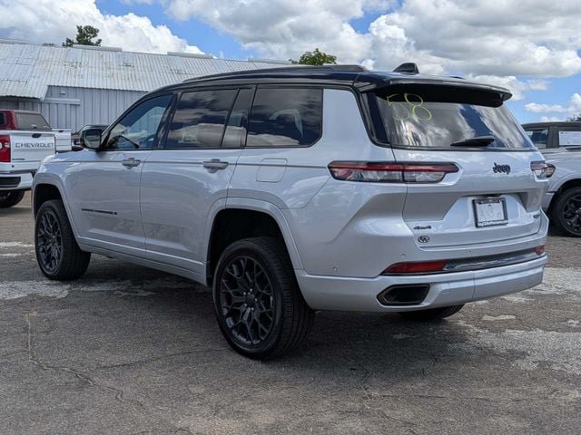 Used 2025 Jeep Grand Cherokee L Summit w/ Obsidian Package AWD/4WD image 6
