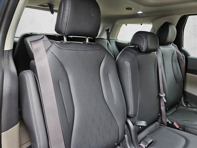 Used 2025 Kia Carnival SX FWD image 17