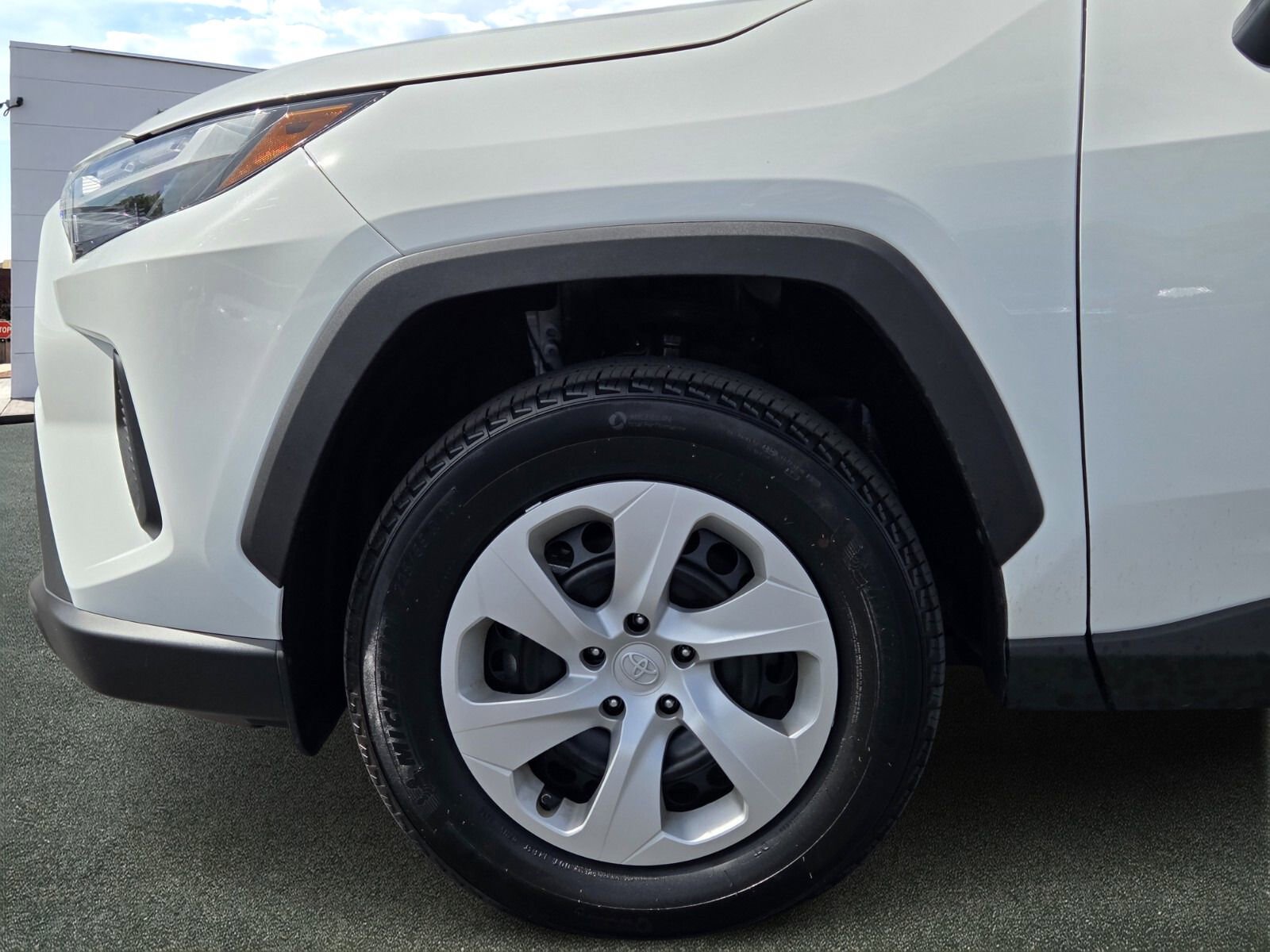 Used 2025 Toyota RAV4 LE FWD image 5