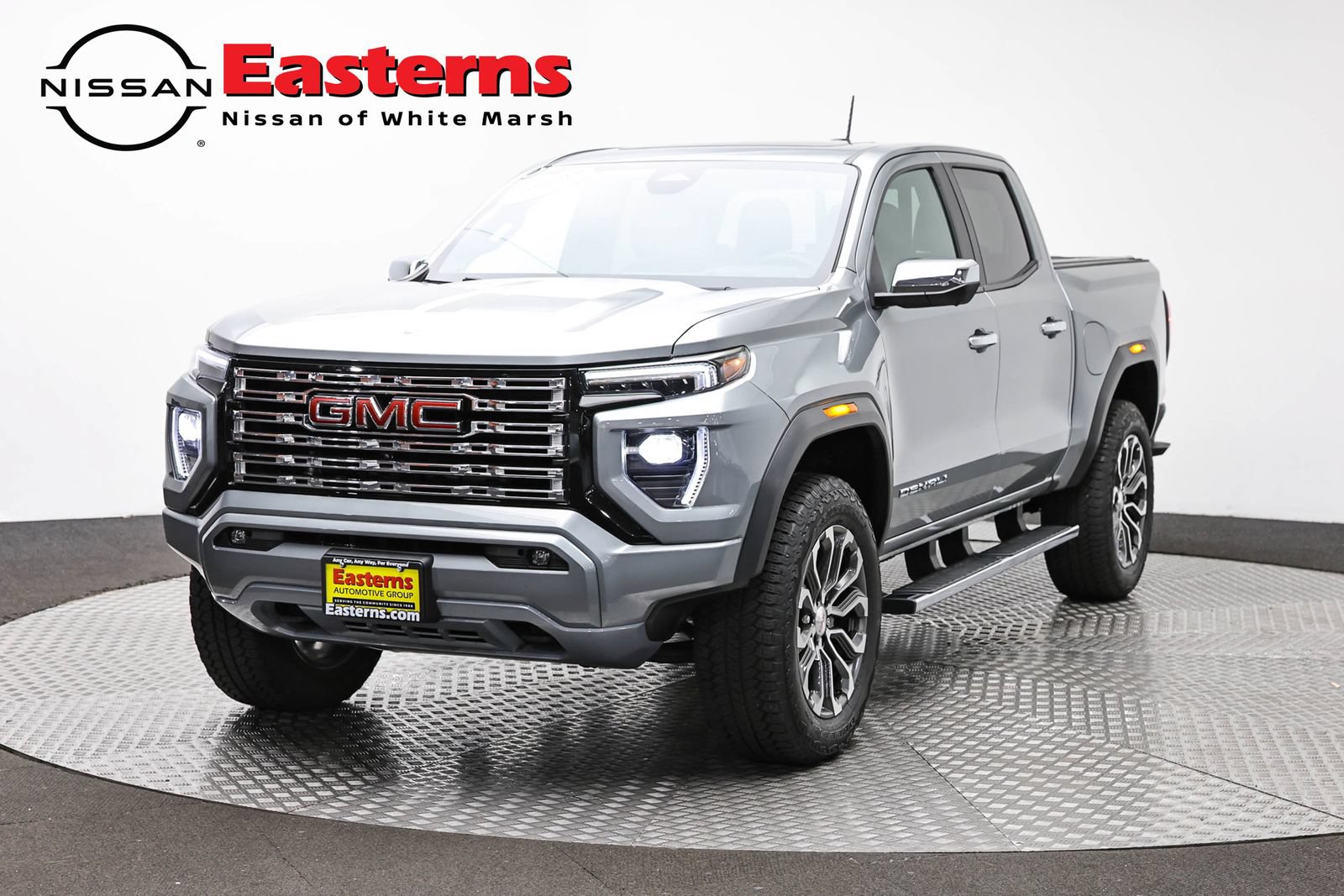 Used 2024 GMC Canyon Denali AWD/4WD image 1