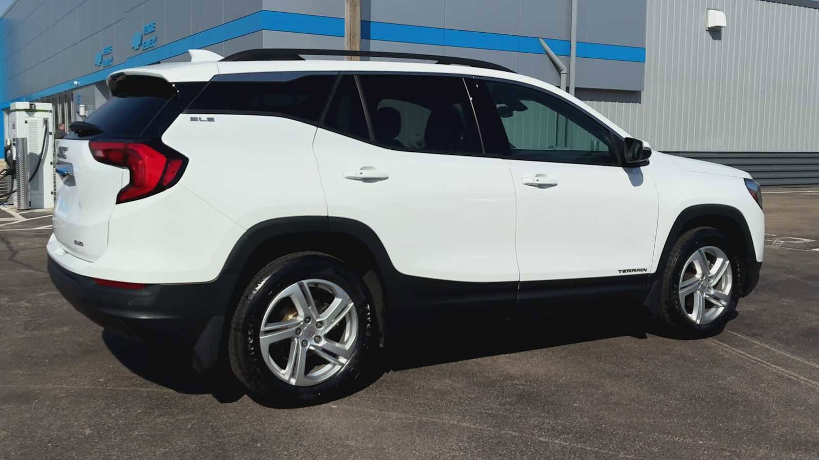 Certified 2018 GMC Terrain SLE image 2