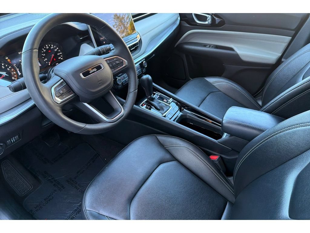 Used 2025 Jeep Compass Limited AWD/4WD image 10