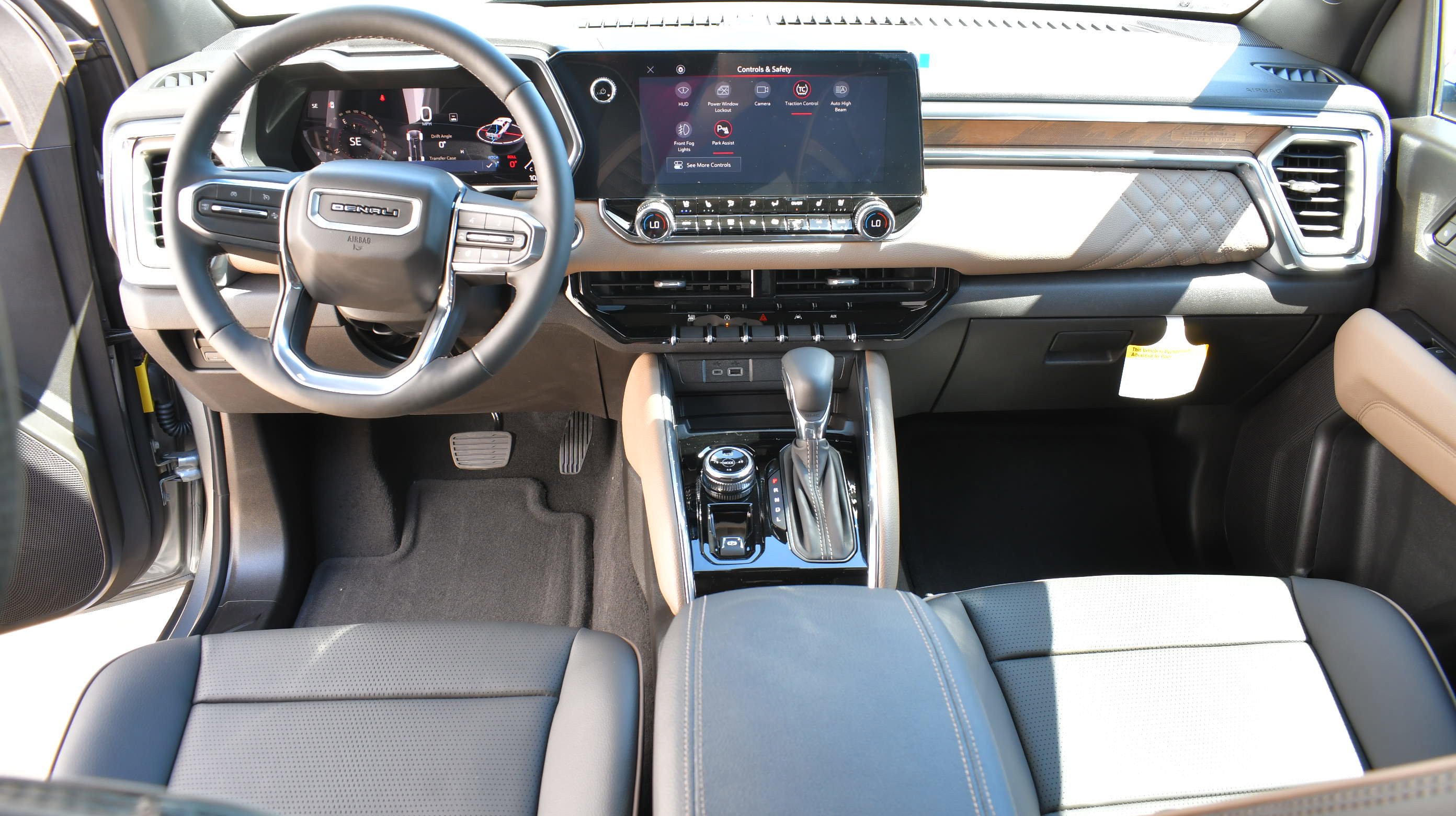 Used 2026 GMC Canyon Denali AWD/4WD image 13