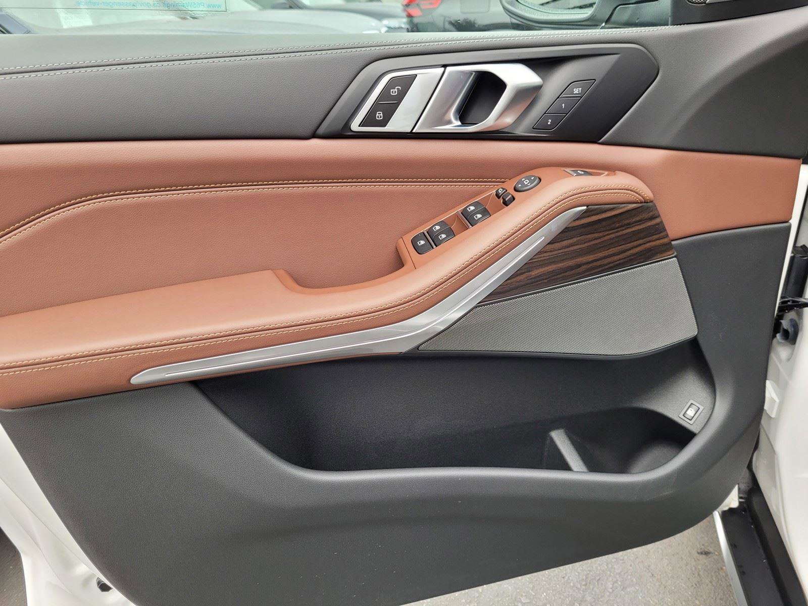 New 2026 BMW X5 xDrive50e w/ Premium Package AWD/4WD image 17