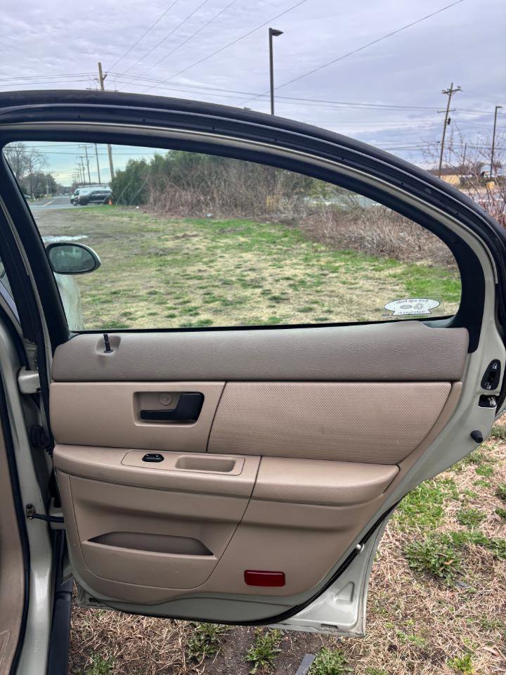 Used 2005 Mercury Sable LS image 22