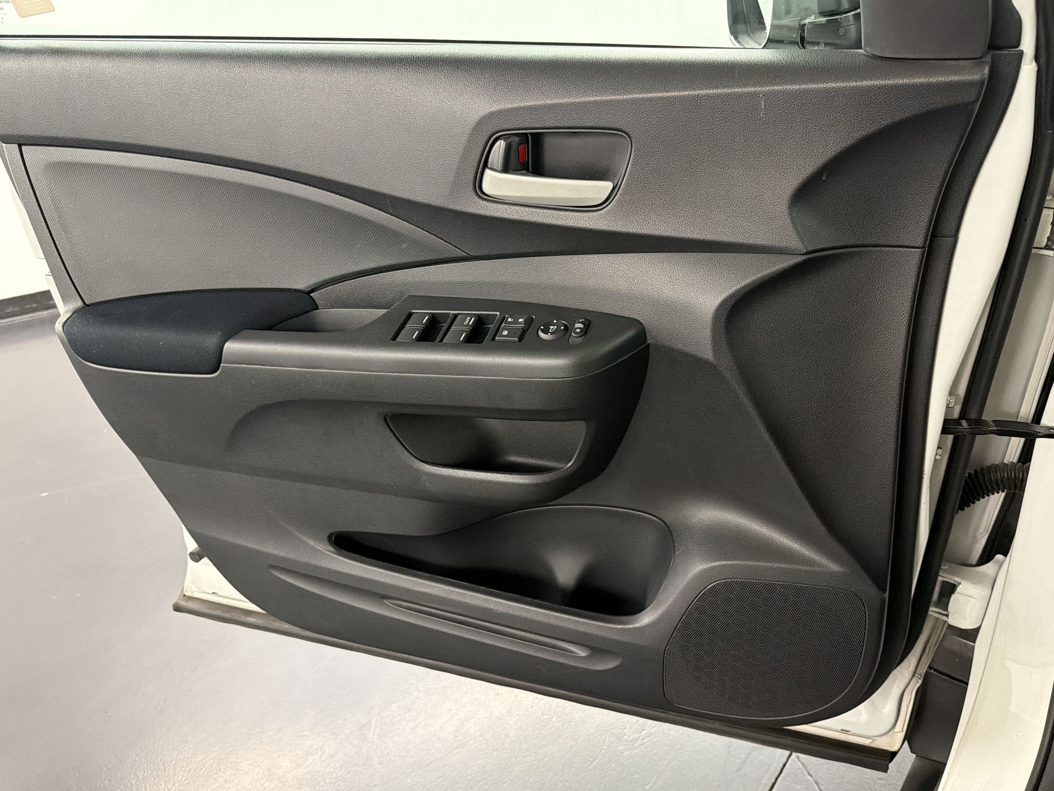 Used 2015 Honda CR-V LX image 13