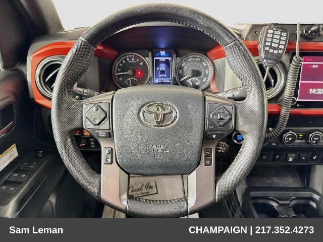 Used 2020 Toyota Tacoma TRD Off-Road AWD/4WD image 11