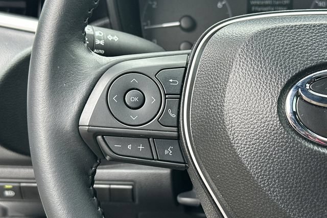 Used 2025 Toyota Corolla SE FWD image 27