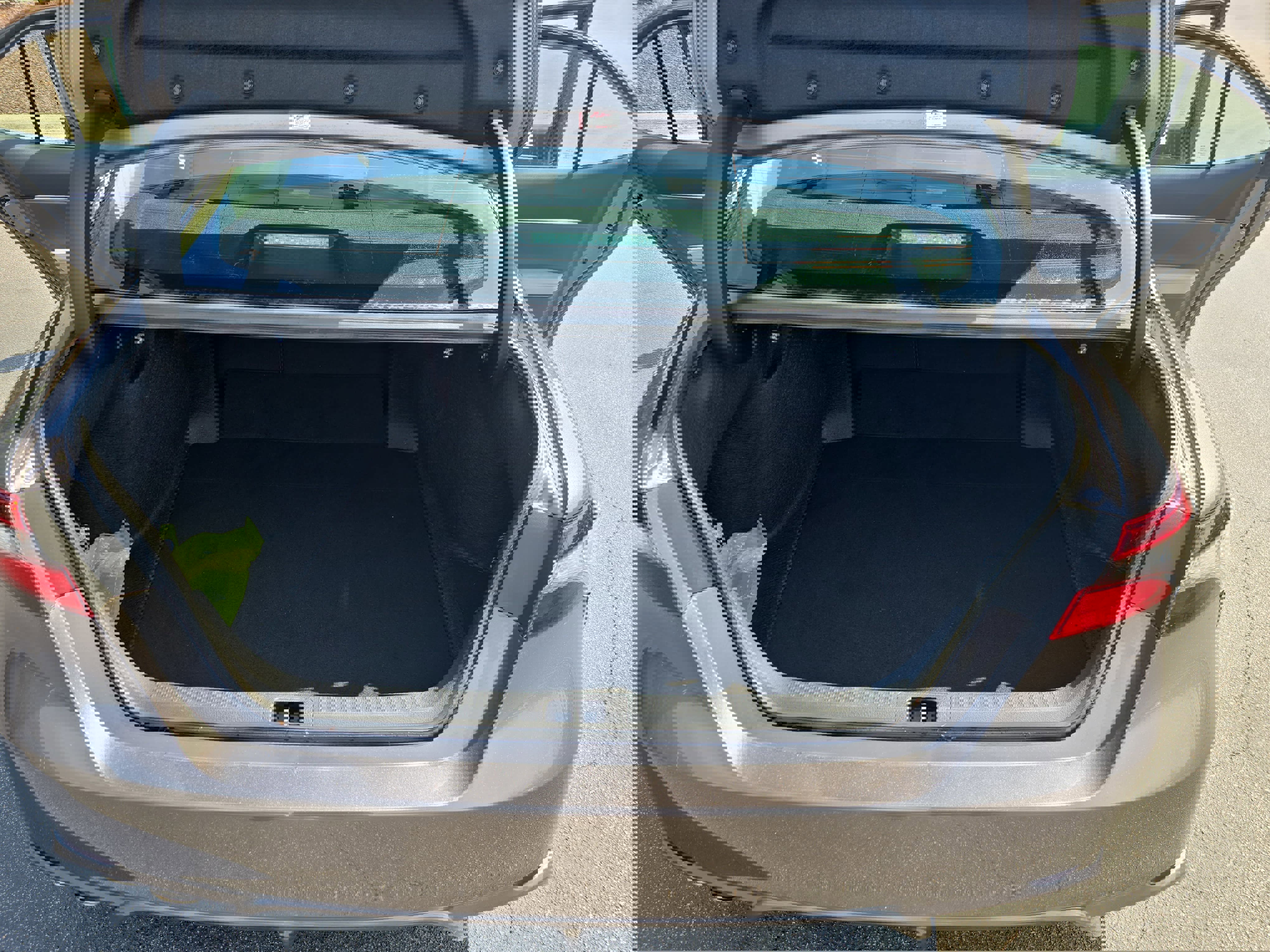 Used 2023 Toyota Camry SE w/ Audio Upgrade Package image 12