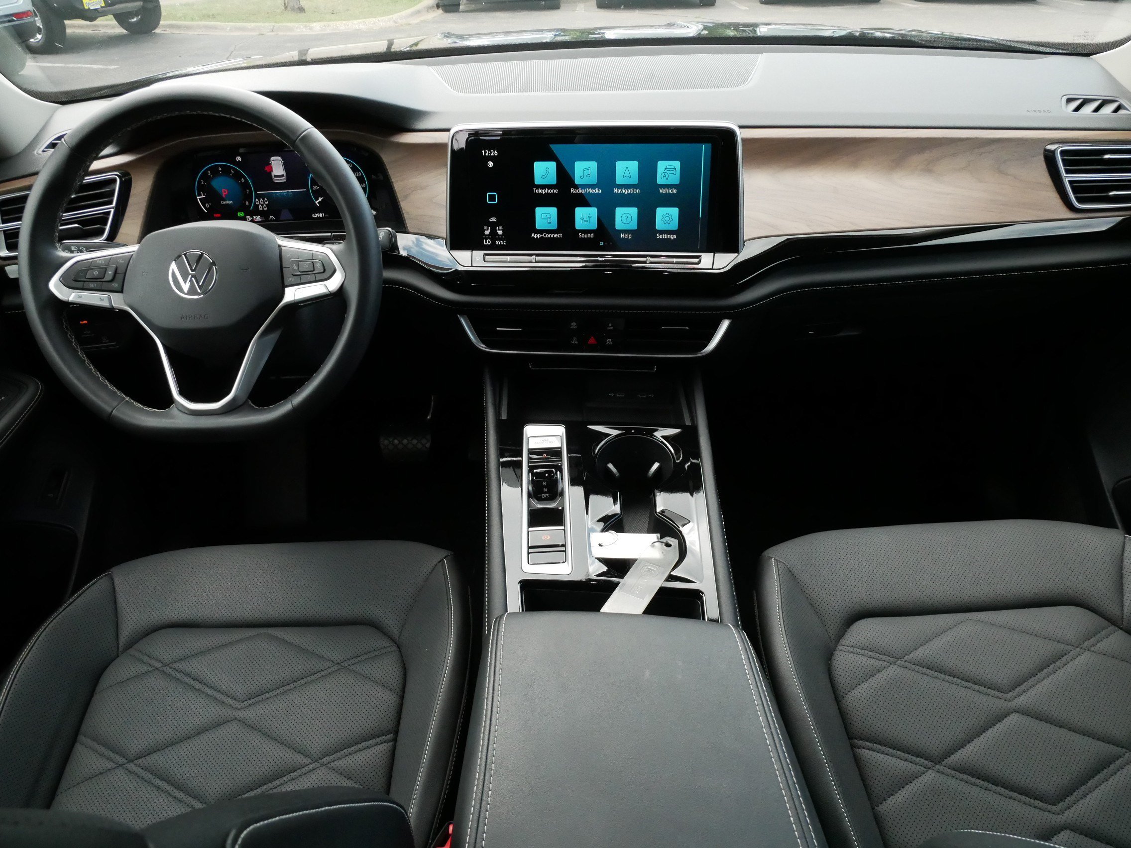 Certified 2024 Volkswagen Atlas SE w/ Panoramic Sunroof Package AWD/4WD image 10