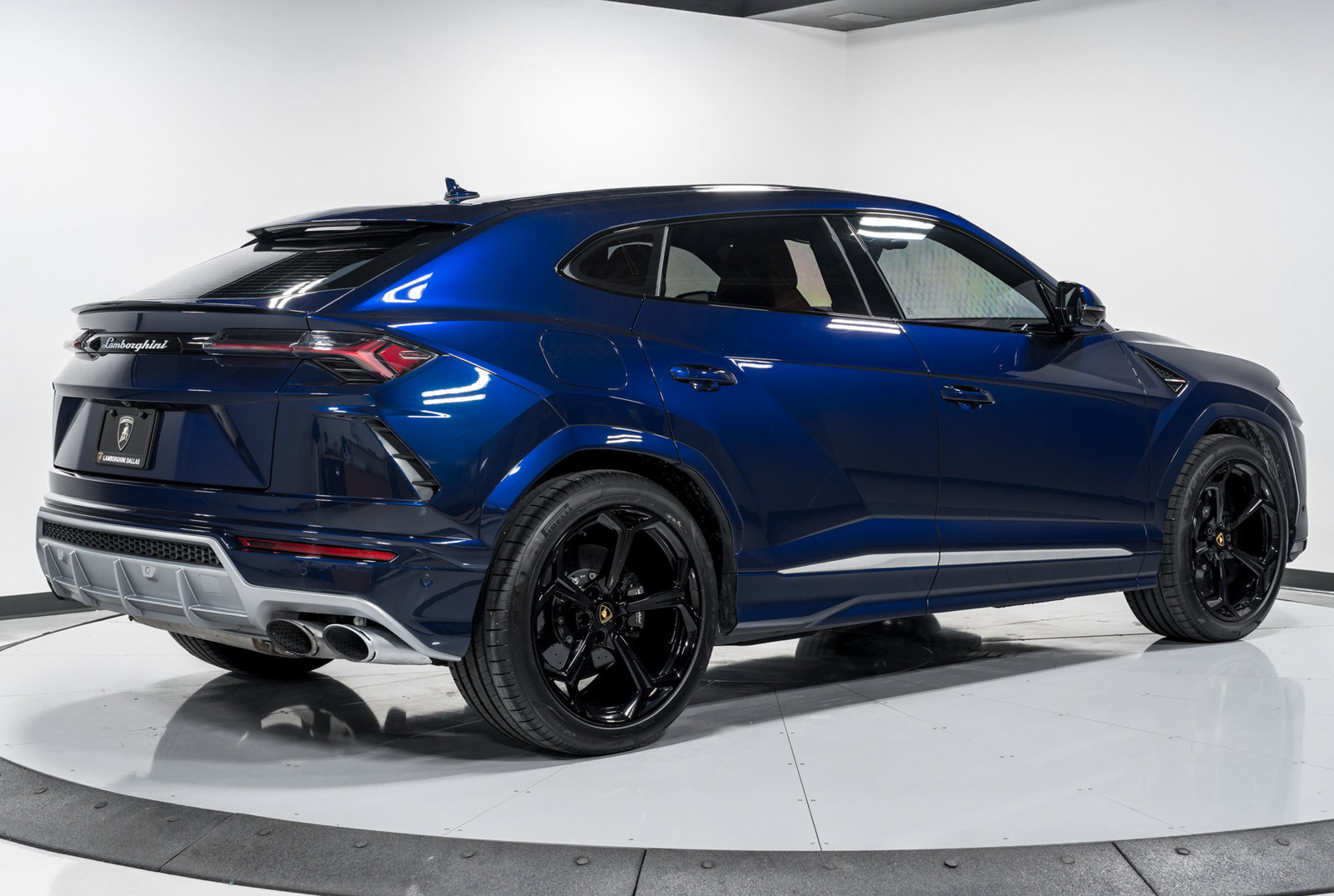 Used 2021 Lamborghini Urus AWD/4WD image 4