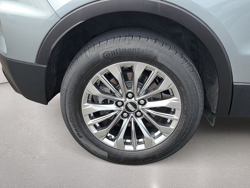 Certified 2025 Cadillac XT4 Premium Luxury FWD image 8