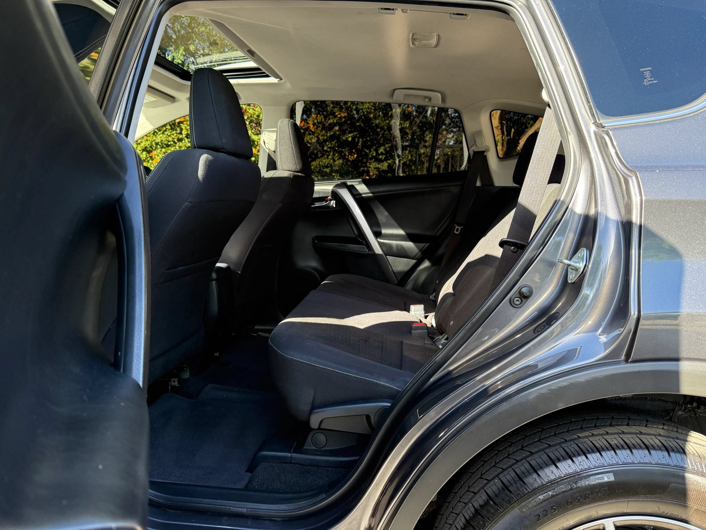 Used 2017 Toyota RAV4 XLE w/ Carpet Mat Package FWD image 15