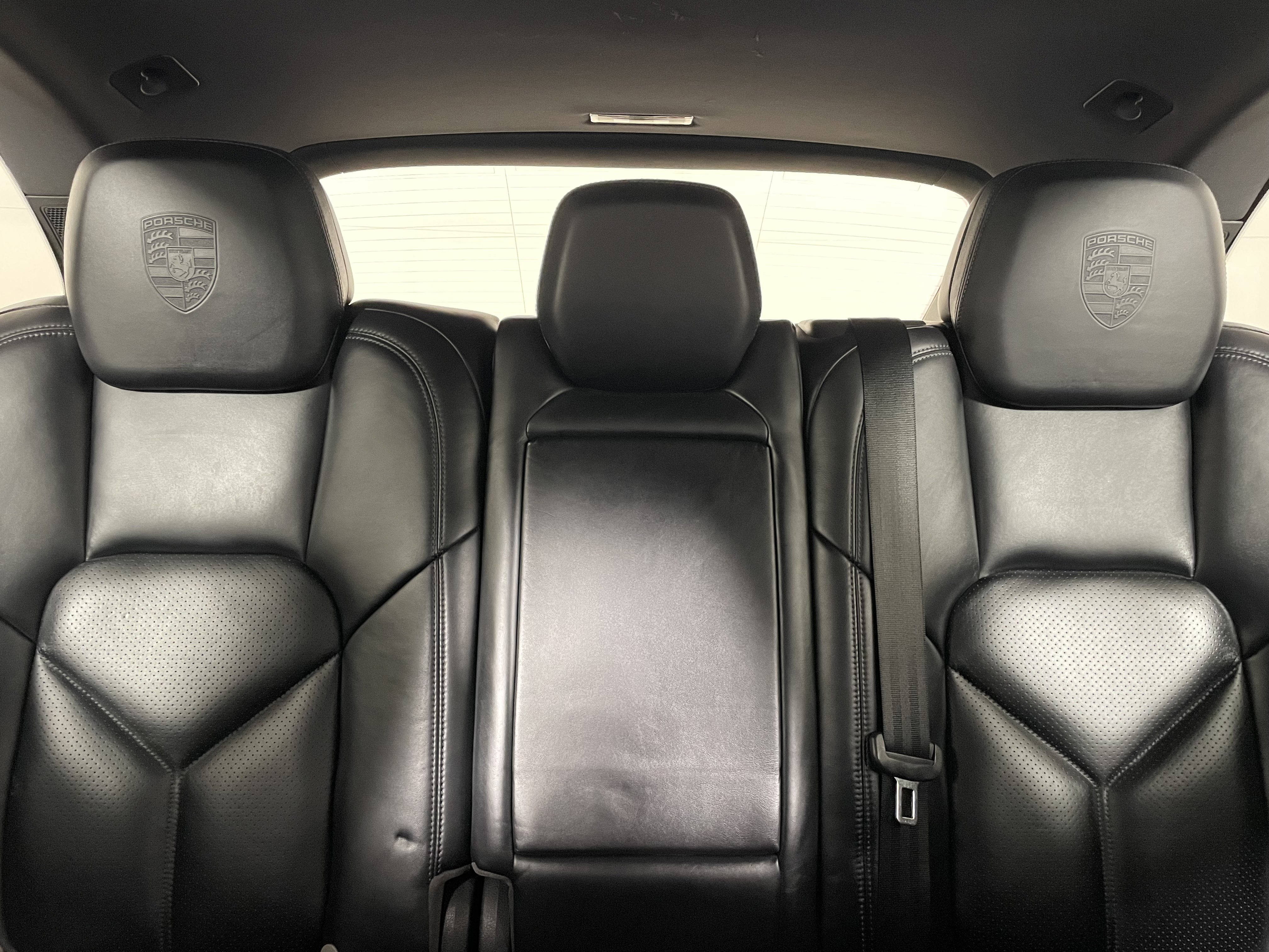 Certified 2018 Porsche Cayenne Platinum Edition image 16