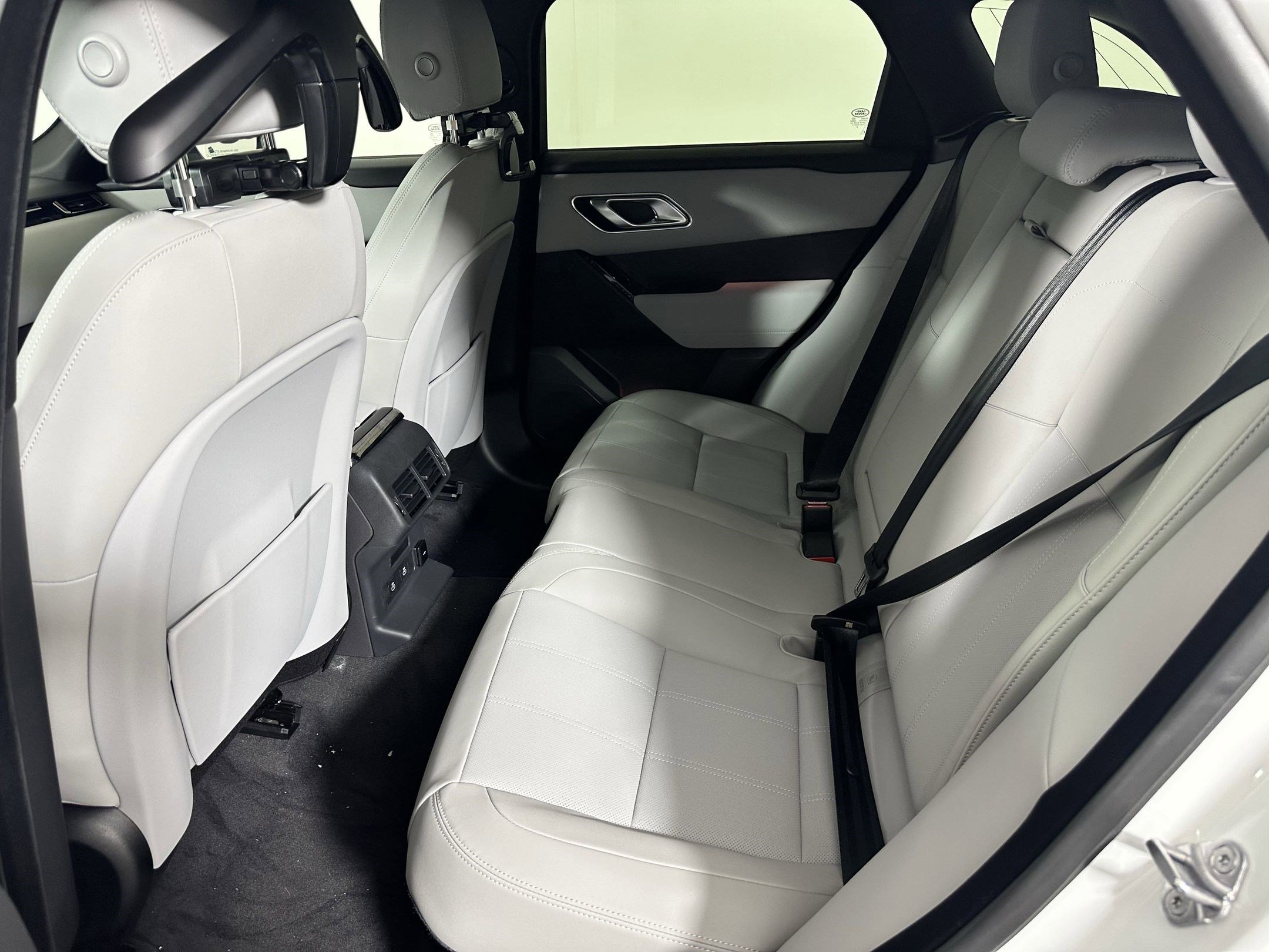 New 2026 Land Rover Range Rover Velar Dynamic SE image 11
