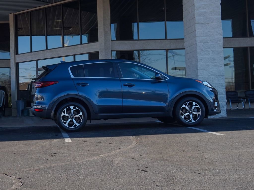 Used 2022 Kia Sportage LX image 3
