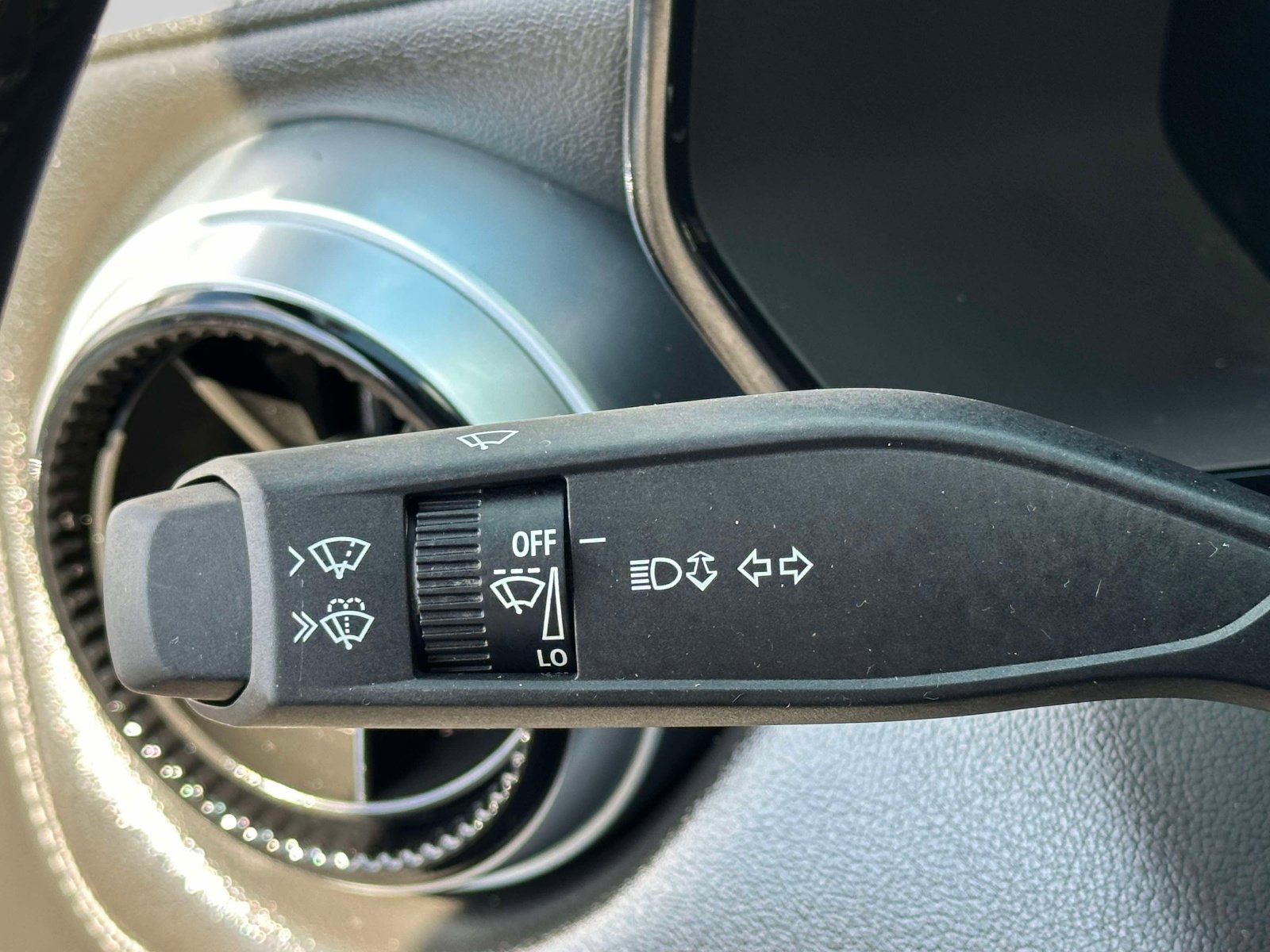 Used 2023 Chevrolet Colorado LT RWD image 21