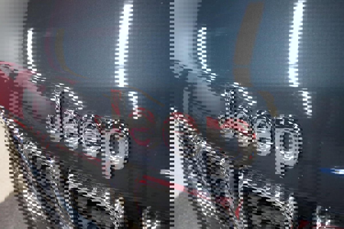 Used 2021 Jeep Grand Cherokee Limited image 32