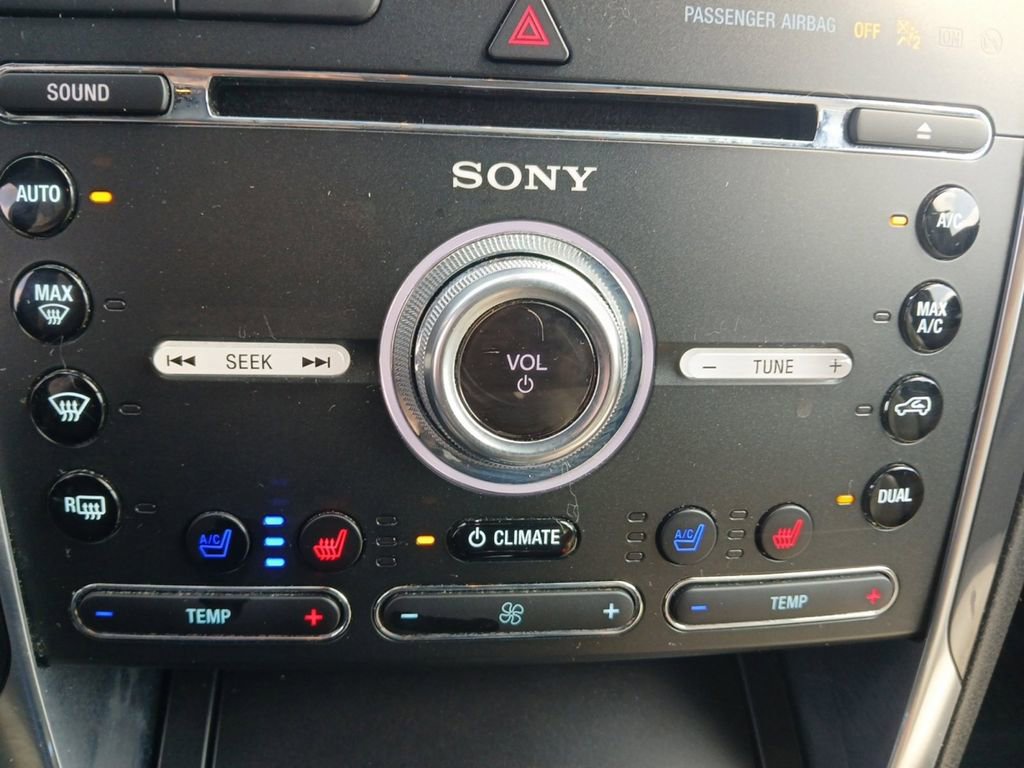 Used 2018 Ford Explorer Limited w/ Ford Safe & Smart Package FWD image 25