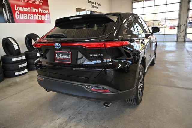 Used 2022 Toyota Venza LE AWD/4WD image 6