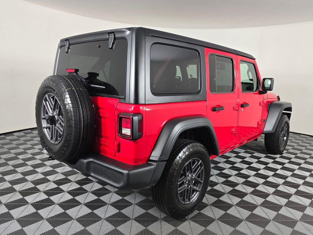 Used 2025 Jeep Wrangler Sport S image 4