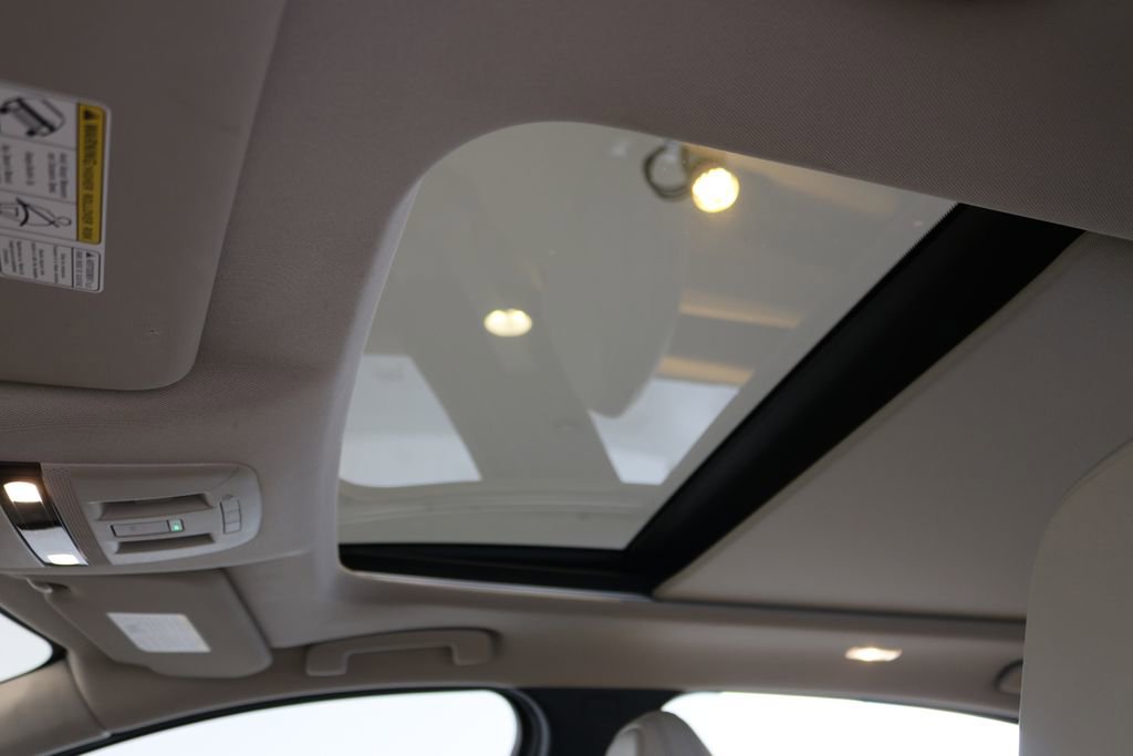 Used 2023 Nissan Ariya AWD image 18